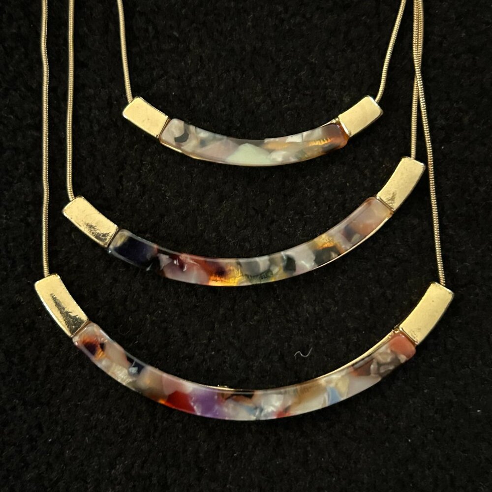 Express Multi-Colored Tortoise Shell Necklace - Picture 4 of 6